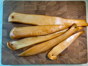 Шашлычок из карася холодного копчения: Кальмар палочки х/к