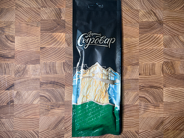 Сыр 60 гр ГОРНЫЙ СЫРОВАР (Паутинка копчёная) в Петрозаводске