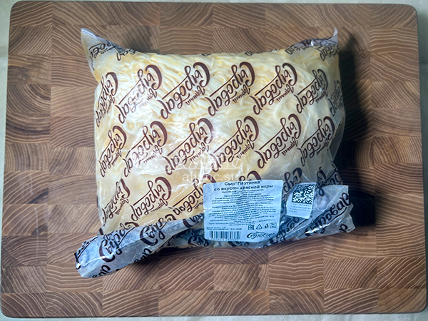 Сыр 1 кг ГОРНЫЙ СЫРОВАР (Паутинка со вкусом красной икры) в Петрозаводске